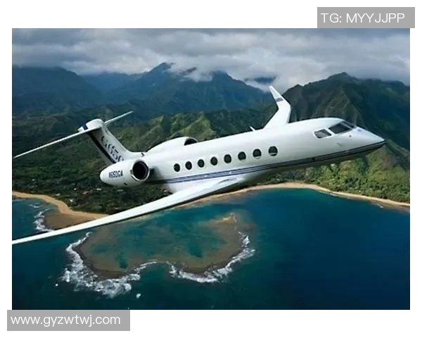 足球巨星驾驭跑车与私人飞机的奢华生活全景揭秘